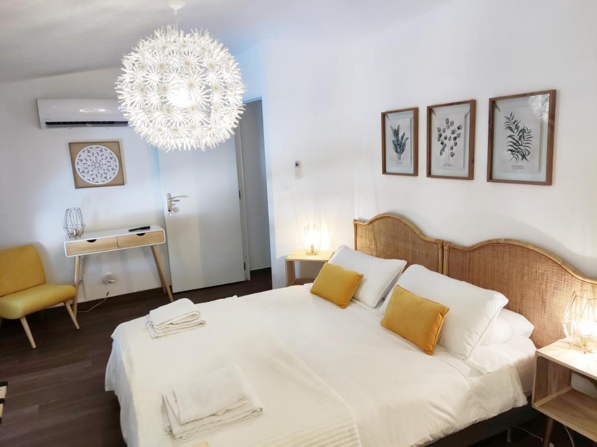 Jas Dou Felibrige Bed & Breakfast Puget-Ville Exterior photo